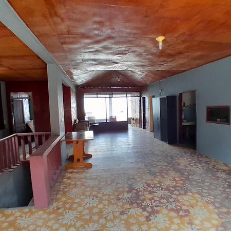 Maruba Inn Tuktuk Siadong Bagian luar foto