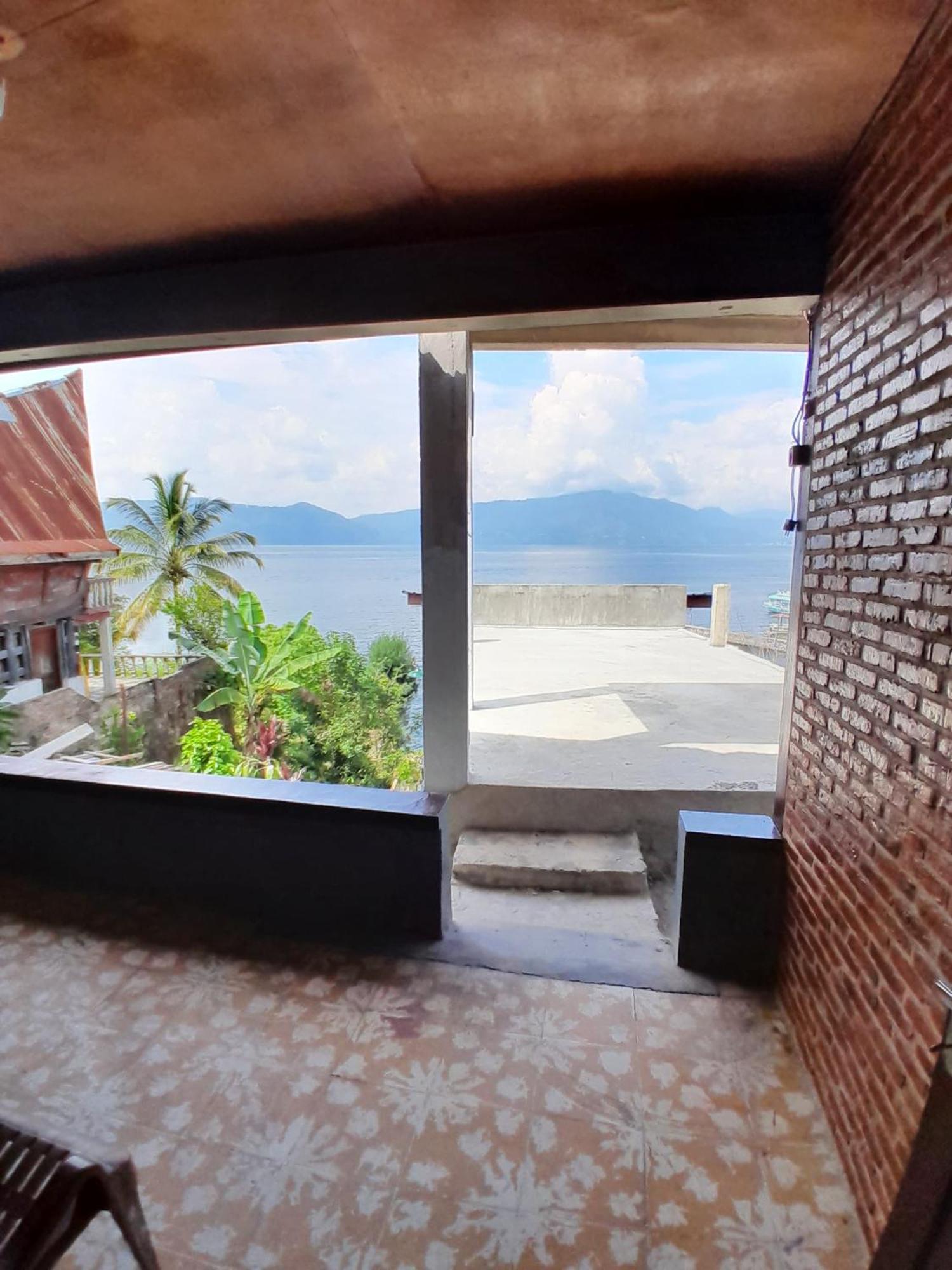 Maruba Inn Tuktuk Siadong Bagian luar foto