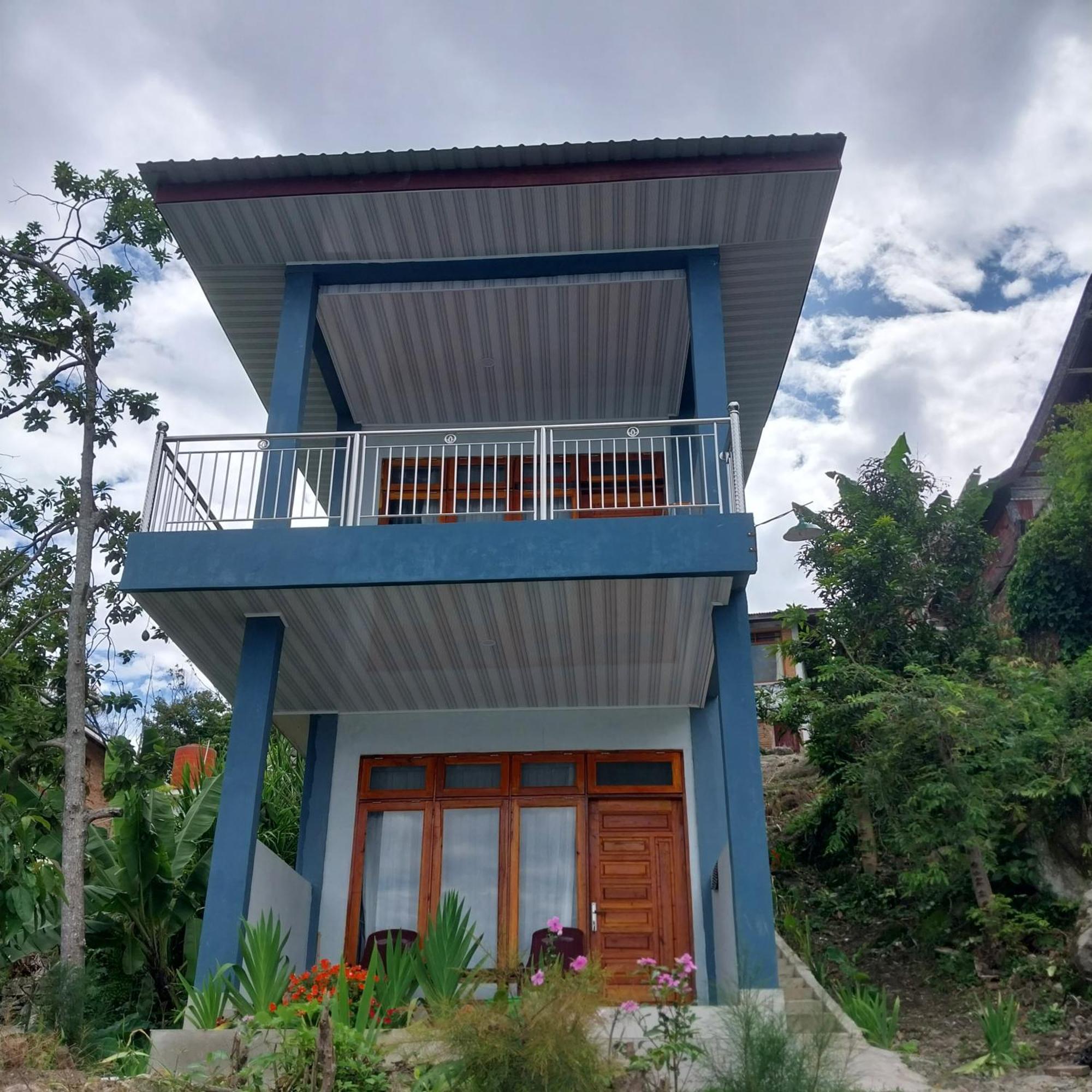 Maruba Inn Tuktuk Siadong Bagian luar foto